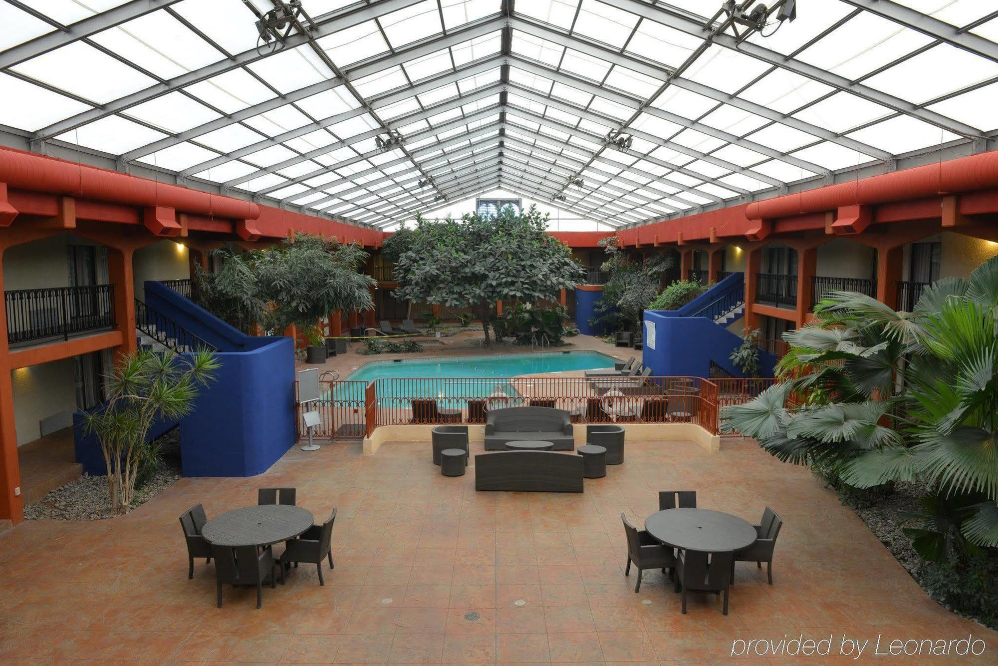 Wyndham Albuquerque Hotel & Conference Center Exterior photo